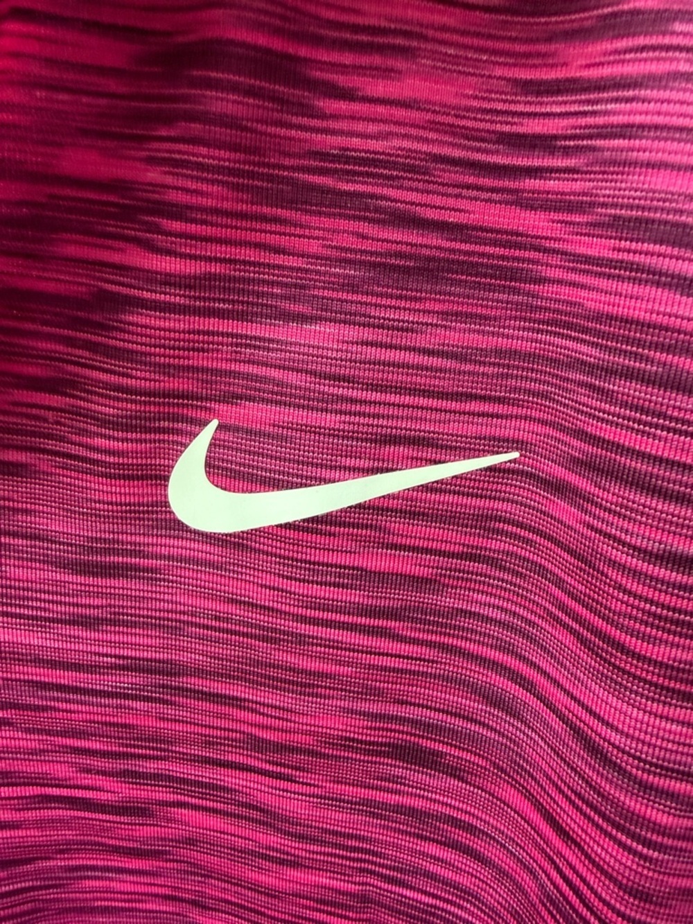 (108)Nike Men’s Magenta Heathered Polo - Picture 3 of 6